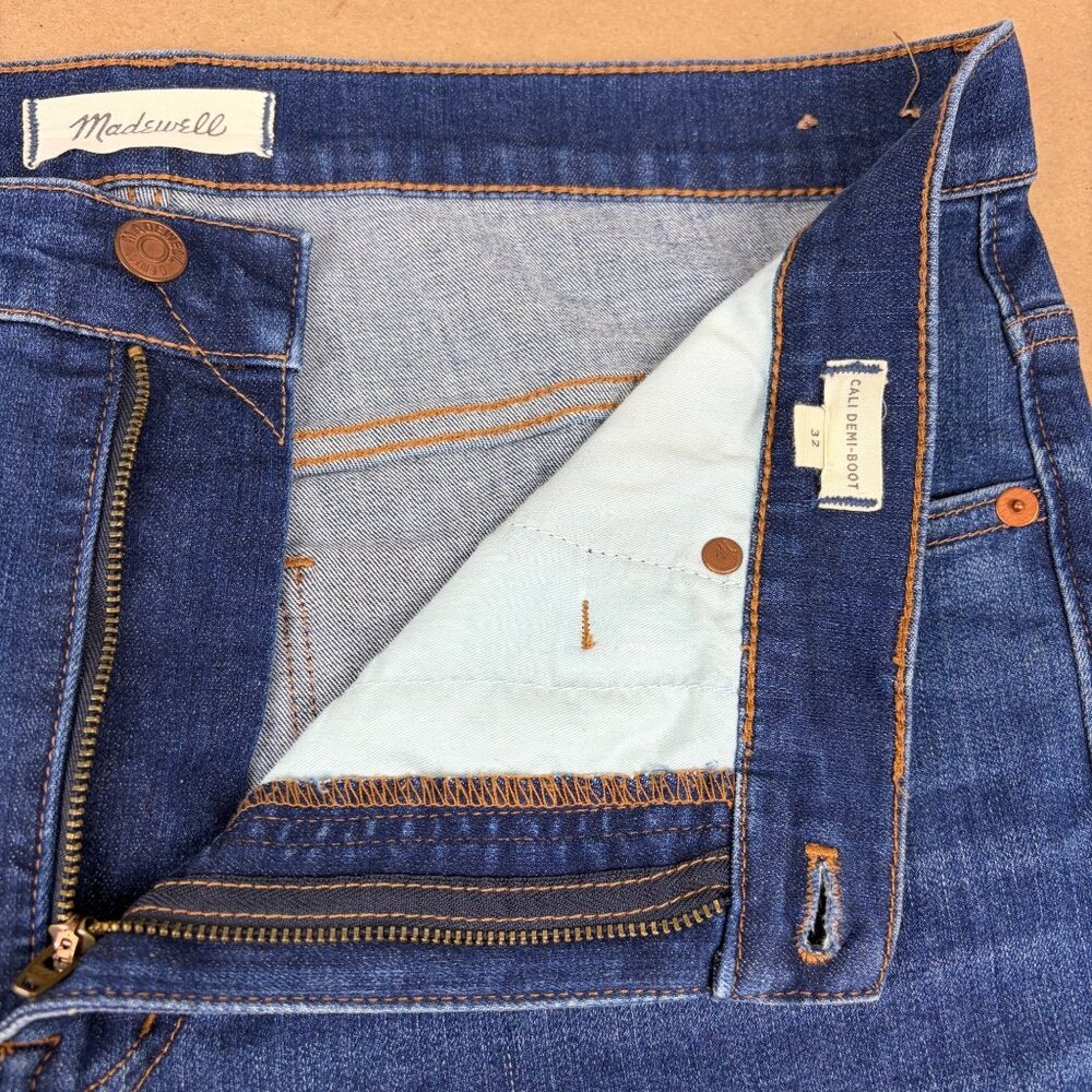 Madewell Cali Demi-Boot Jeans Womens 32 Medium Wash Blue Zip Fly Button Closure - Picture 3 of 10
